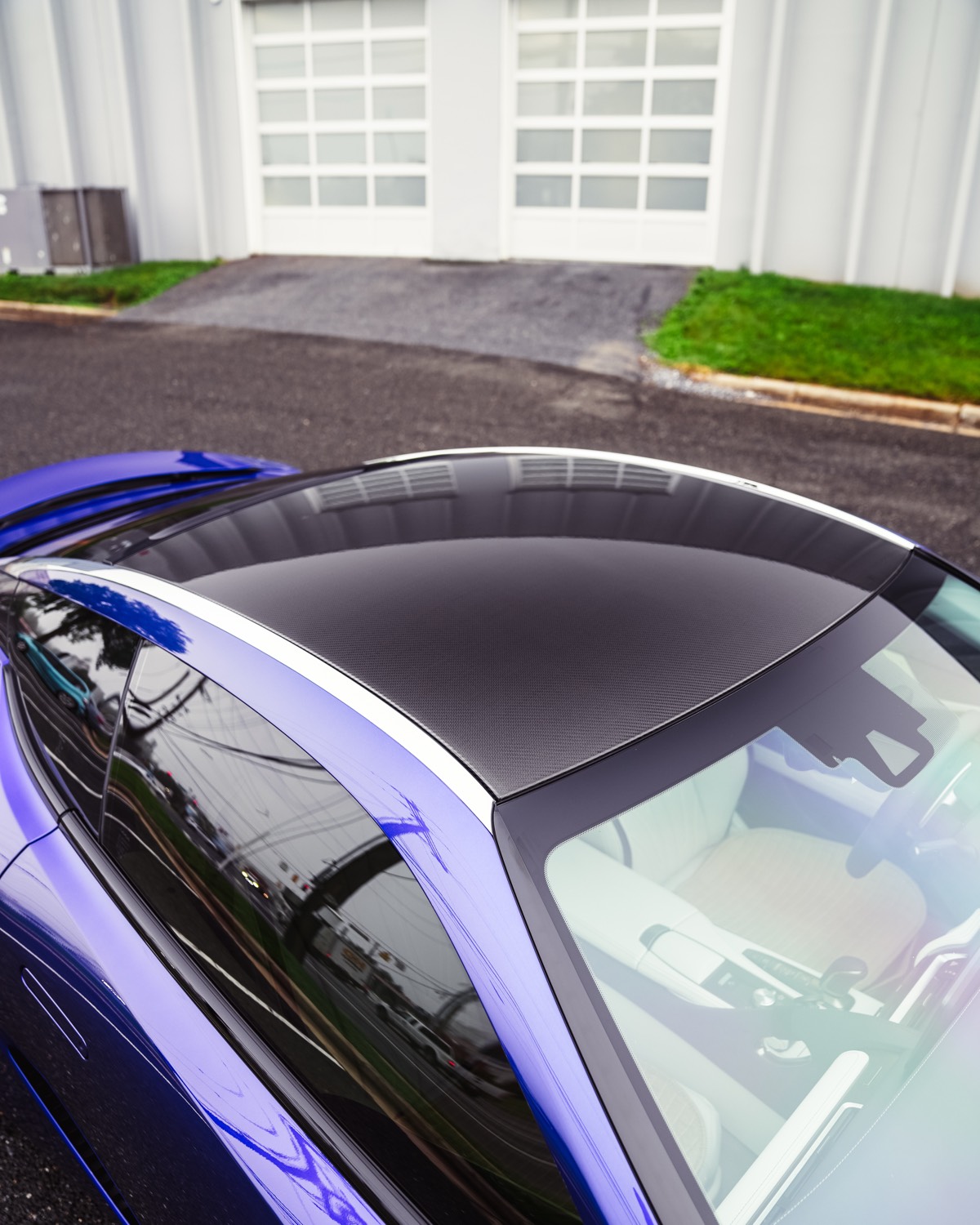 Lexus LC 500 roof and glass detail